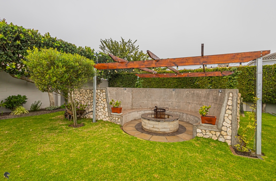 4 Bedroom Property for Sale in Country Club Western Cape
